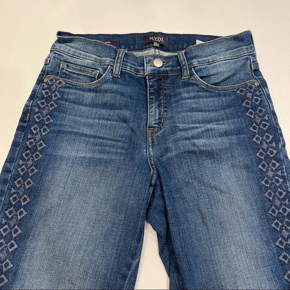 Not Your Daughter’s Jeans NYDJ Alina Embroidered Capri Jeans Size 4 - Picture 3 of 6